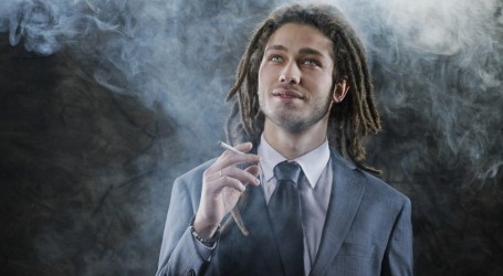 עבודה ירוקה – באילו מקצועות מעשנים הכי הרבה קנאביס?