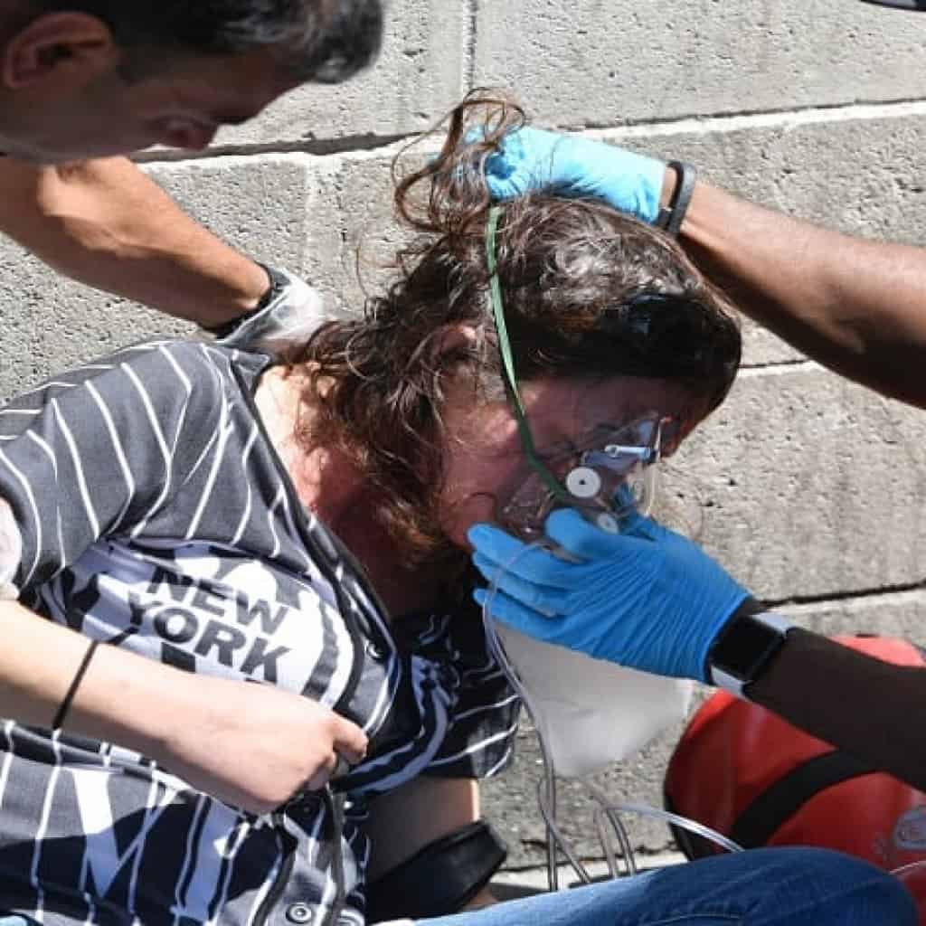 אישה אחרי מנת יתר של סמי פיצוציות - ניו יורק