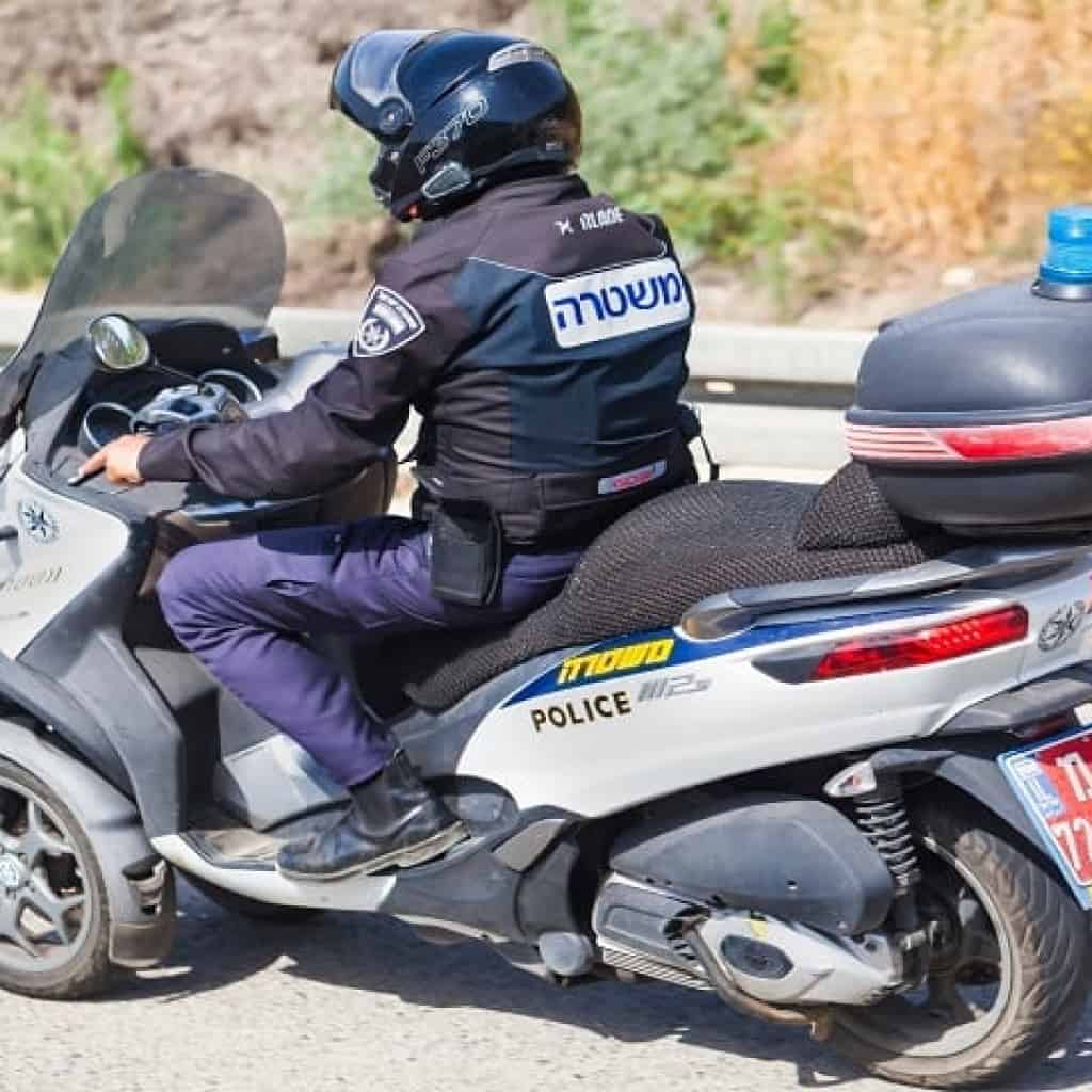 משטרה - שוטר על אופנוע
